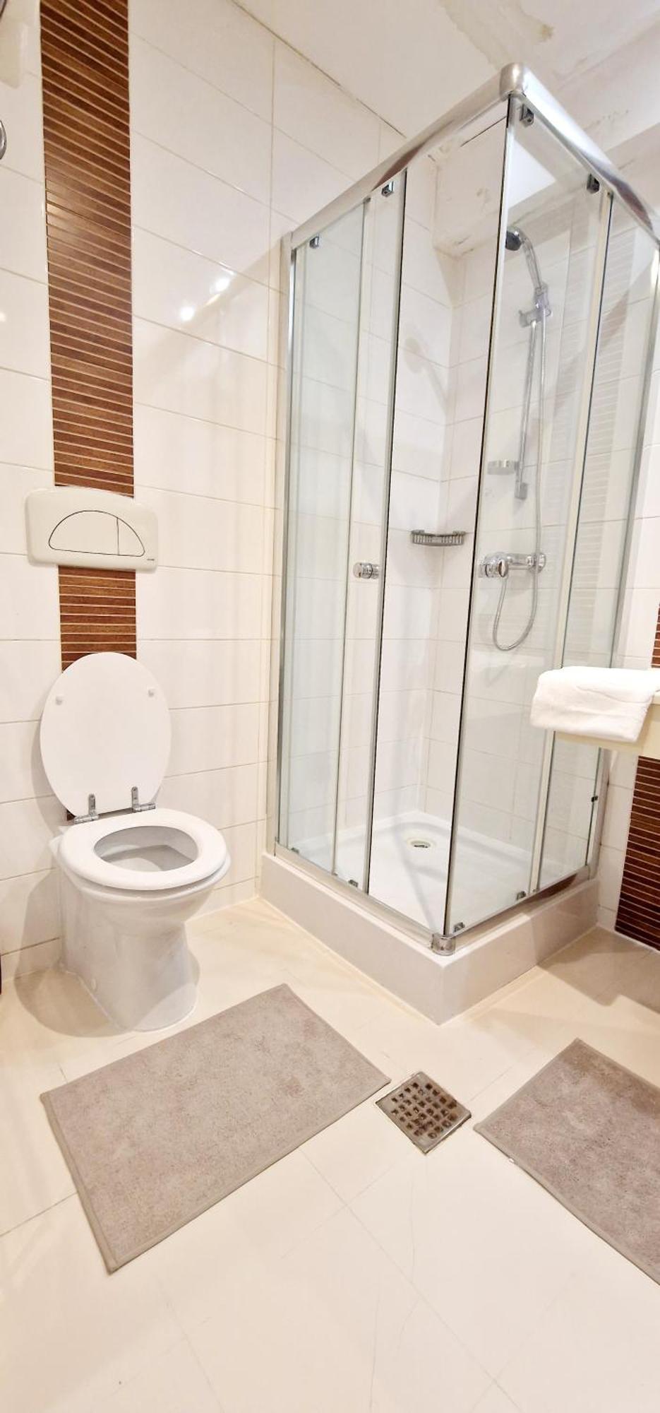 Rin Grand Sofmed * Bucureşti